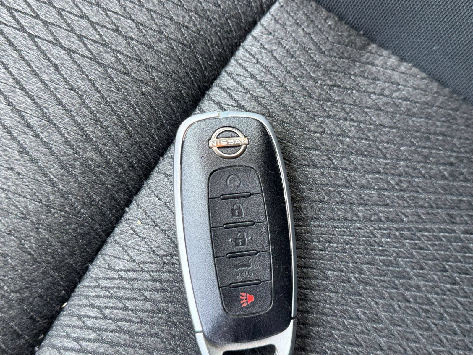 Used 2025 Nissan Rogue SV FWD image 26