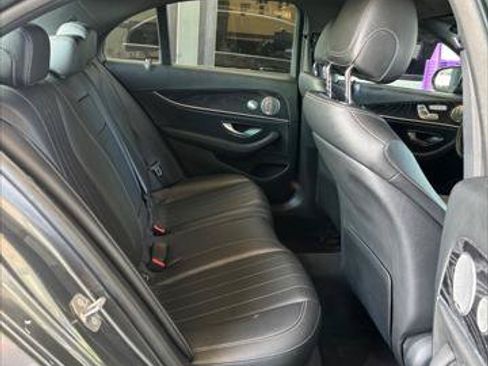 Used 2018 Mercedes-Benz E 400 4MATIC Sedan image 19