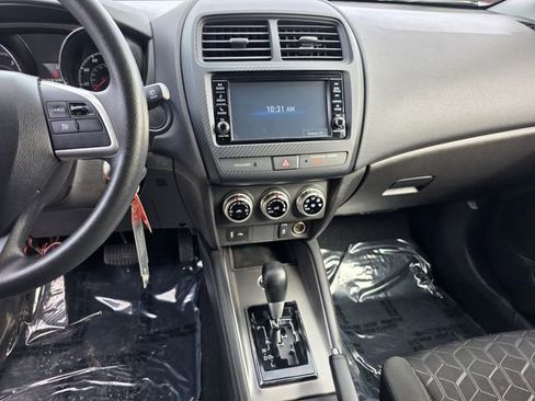 Used 2025 Mitsubishi Outlander Sport AWD image 19