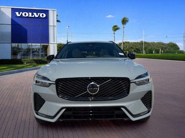 New 2027 Volvo XC90 B5 Core AWD/4WD image 2
