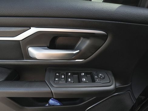 Used 2025 RAM 1500 Big Horn AWD/4WD image 11