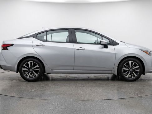 Used 2025 Nissan Versa SV FWD image 11