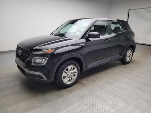 Used 2021 Hyundai Venue SE FWD image 2