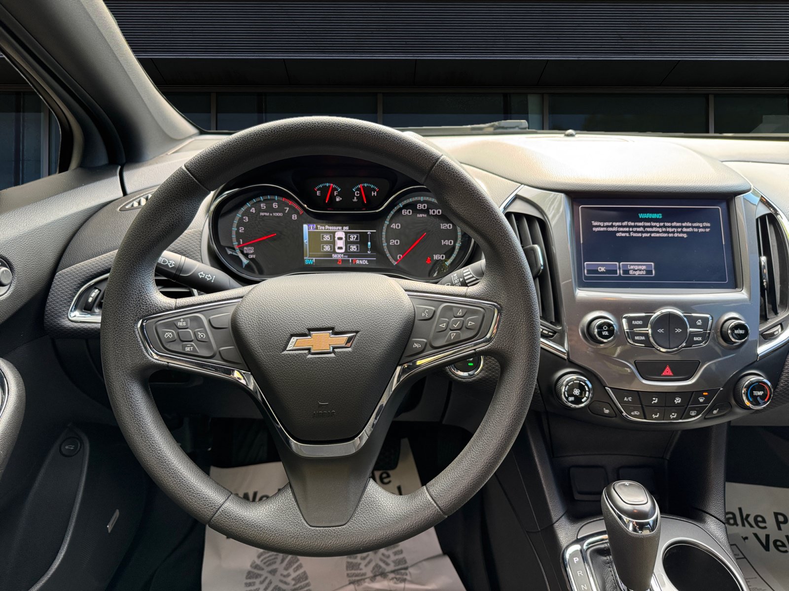 Used 2017 Chevrolet Cruze LT w/ Sun And Sound Package FWD image 4