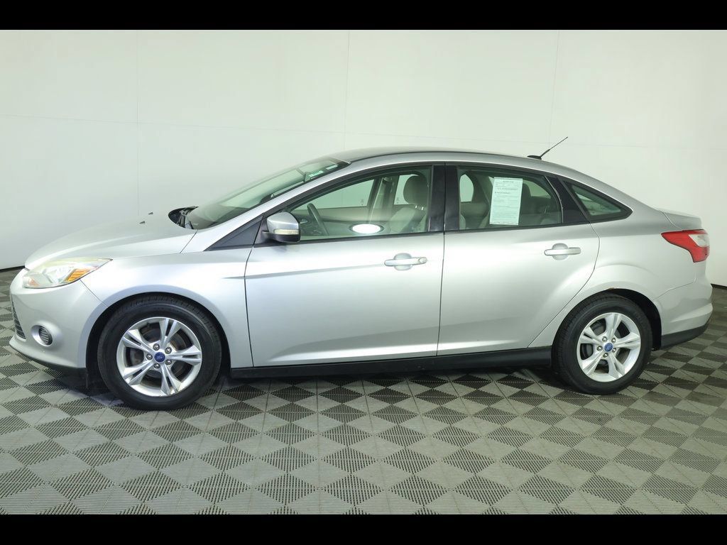 Used 2013 Ford Focus SE FWD image 4