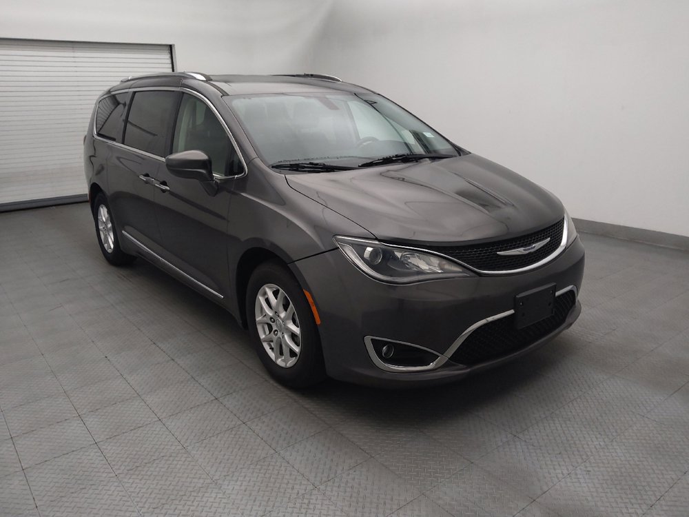 Used 2020 Chrysler Pacifica Touring-L FWD image 13