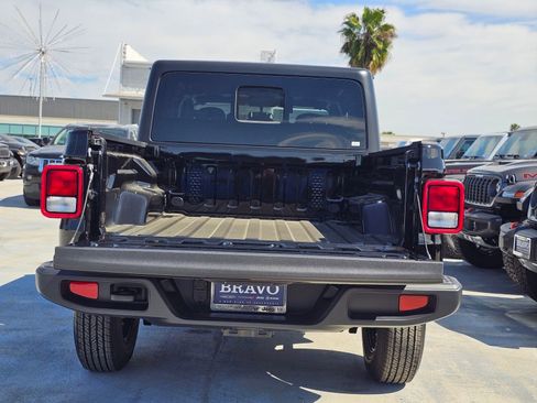 New 2026 Jeep Gladiator Sport image 7