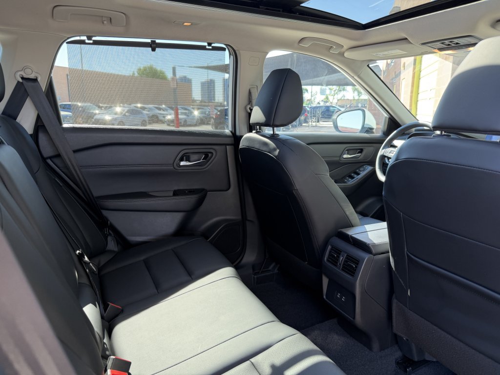 Used 2026 Nissan Rogue SV w/ SV Premium Package FWD image 38
