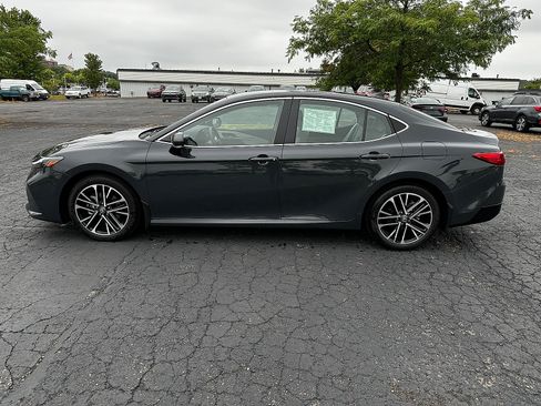 Used 2026 Toyota Camry XLE FWD image 6