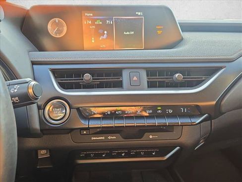 Used 2022 Lexus UX 200 w/ Premium Package FWD image 13