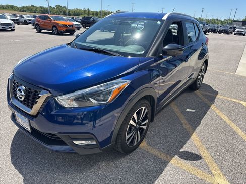 Used 2019 Nissan Kicks SR FWD image 1