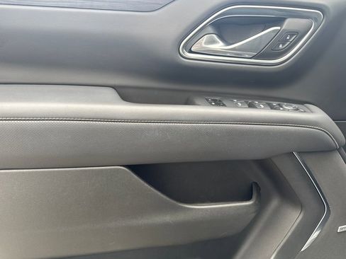 Used 2024 GMC Yukon SLT w/ SLT Premium Package image 27