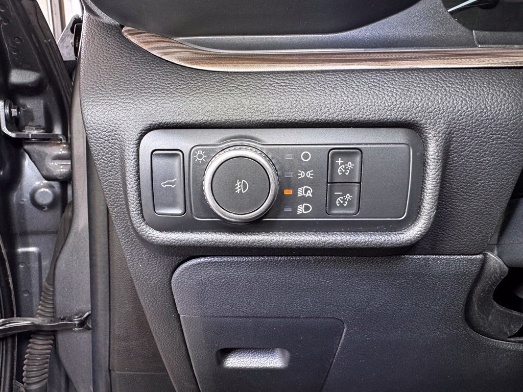 Used 2022 Ford Explorer Limited AWD/4WD image 23