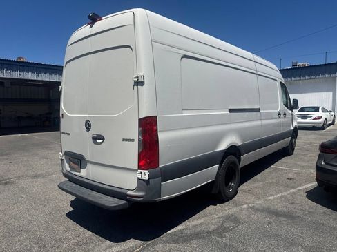 Used 2024 Mercedes-Benz Sprinter 3500 w/ Acoustic Package image 5