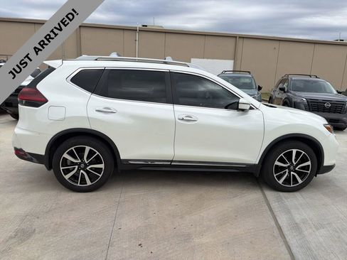 Certified 2019 Nissan Rogue SL w/ Premium Package image 4