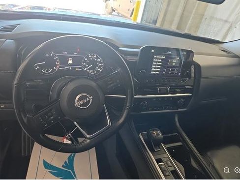 Used 2023 Nissan Pathfinder SL image 13