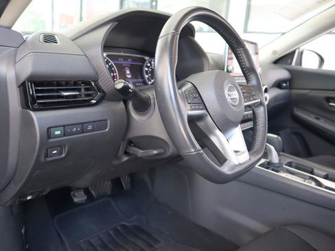 Used 2022 Nissan Sentra SV FWD image 41