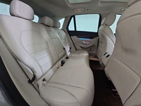 Used 2022 Mercedes-Benz GLC 300 4MATIC image 21