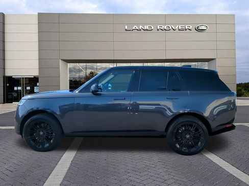 New 2025 Land Rover Range Rover SE image 8