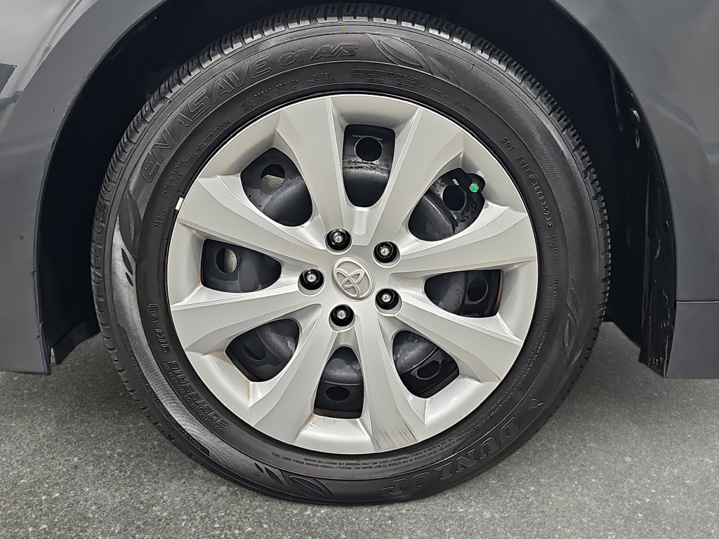 Used 2024 Toyota Corolla LE FWD image 34