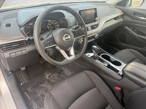 Used 2023 Nissan Altima 2.5 SV image 12