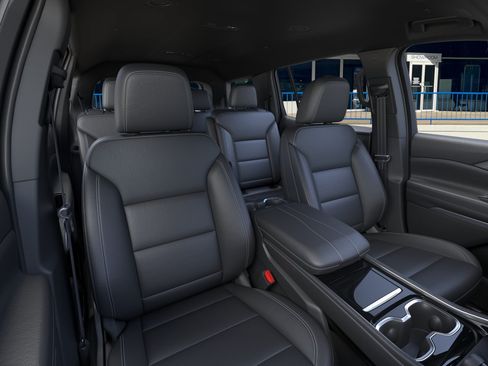 New 2026 Chevrolet Traverse LT w/ Driver Confidence Package AWD/4WD image 16