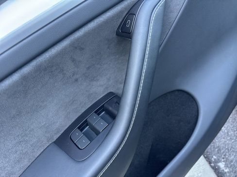 Used 2023 Tesla Model Y Long Range image 22