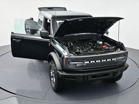 Used 2023 Ford Bronco Badlands image 47