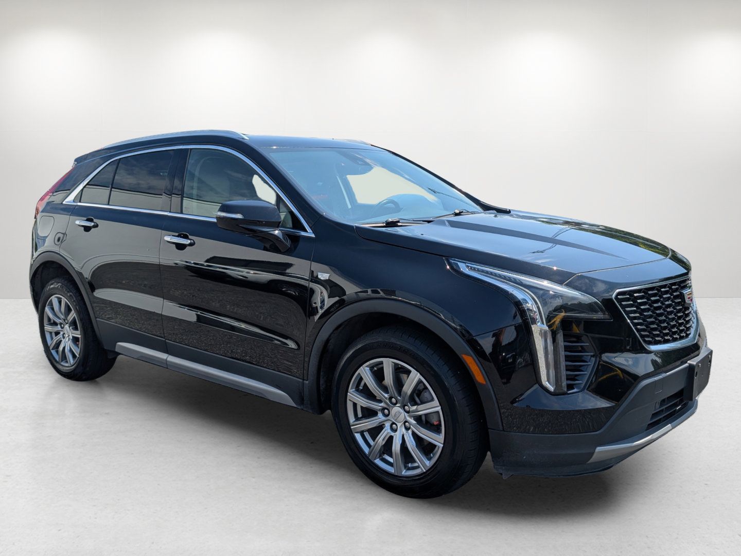 Used 2023 Cadillac XT4 Premium Luxury AWD/4WD image 3