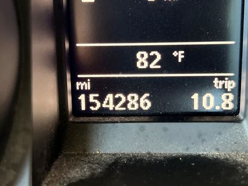 Used 2013 Volkswagen Golf 4-Door FWD image 27