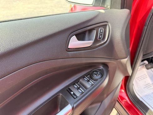 Used 2017 Ford Escape SE w/ SE Leather Comfort Package image 8