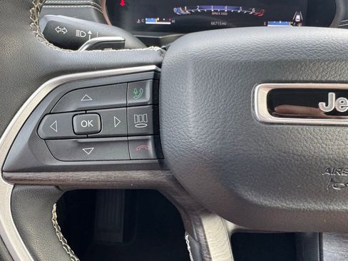 Certified 2023 Jeep Grand Cherokee Limited image 13