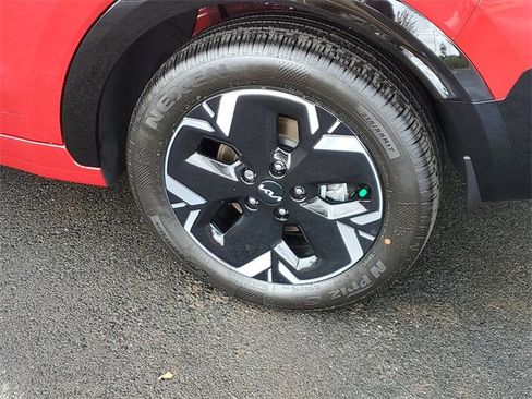 New 2025 Kia Niro Wind w/ Wind Preserve Package image 8