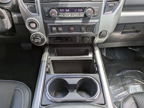 Used 2017 Nissan Titan PRO-4X AWD/4WD image 19