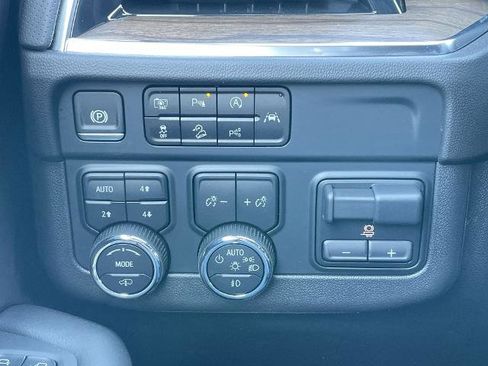 New 2025 Chevrolet Suburban High Country image 68