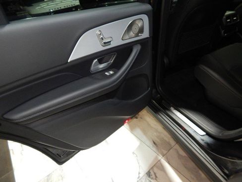 Used 2024 Mercedes-Benz GLS 450 4MATIC image 37