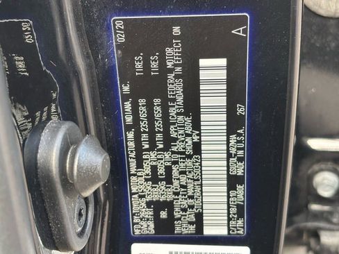 Used 2020 Toyota Highlander XLE image 32