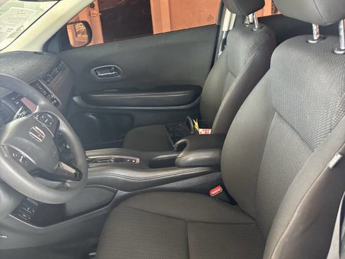 Used 2016 Honda HR-V LX image 11