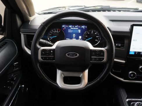 Used 2023 Ford Expedition XLT RWD image 18