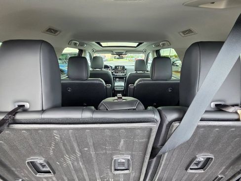 Certified 2022 Nissan Pathfinder Platinum w/ Cargo Package AWD/4WD image 12