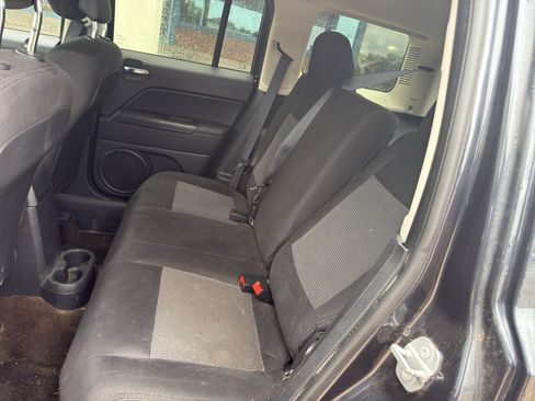 Used 2015 Jeep Patriot Latitude AWD/4WD image 12