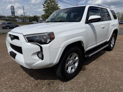 Used 2016 Toyota 4Runner SR5 image 1