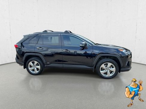 Used 2021 Toyota RAV4 Limited AWD/4WD image 4