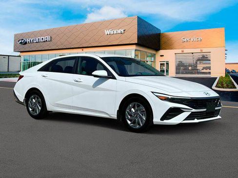 New 2025 Hyundai Elantra Blue image 10