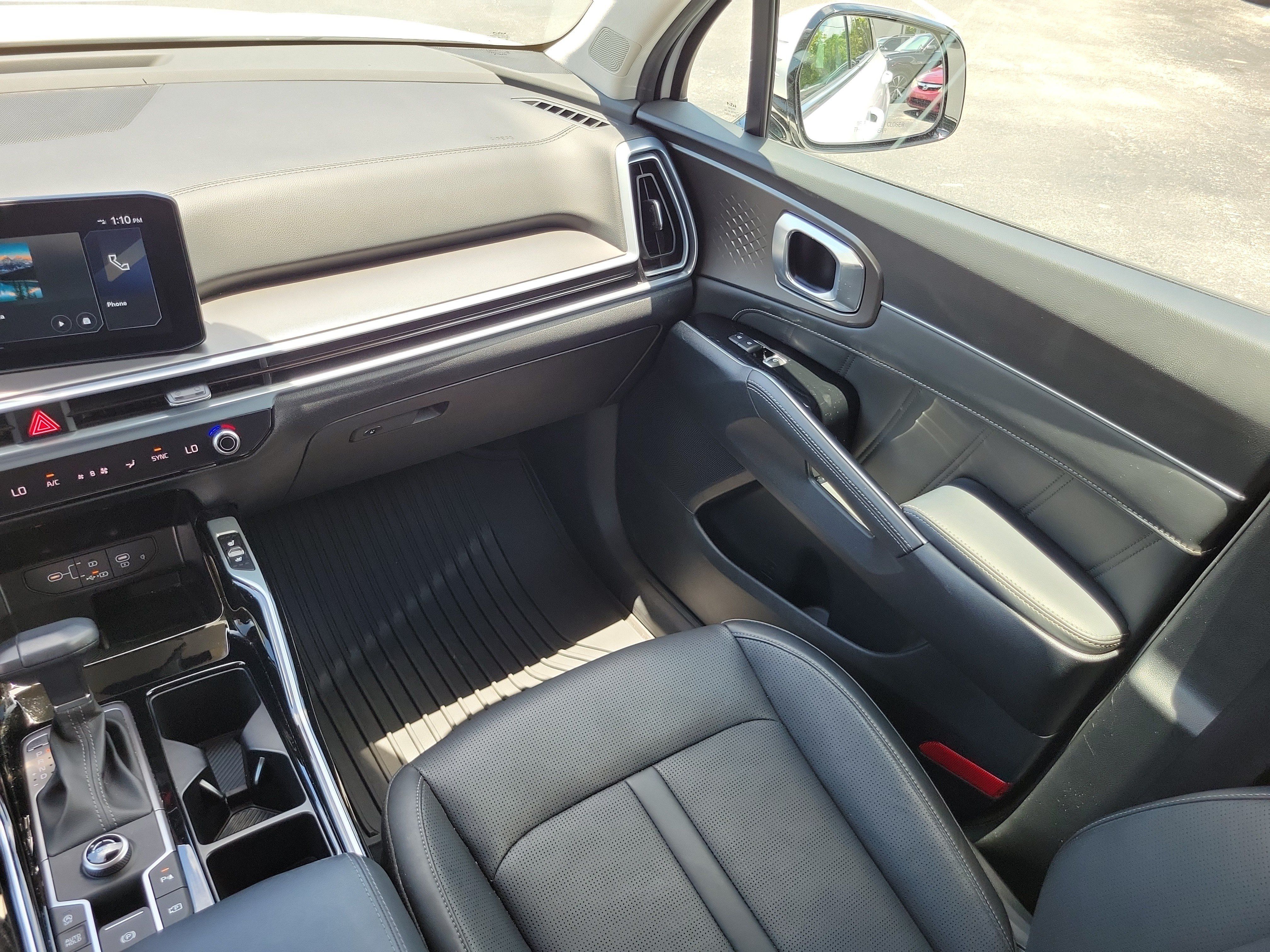 Used 2025 Kia Sorento SX FWD image 17