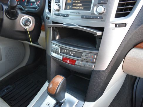 Used 2013 Subaru Outback 2.5i Limited image 22