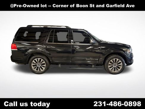 Used 2015 Lincoln Navigator 4WD image 6