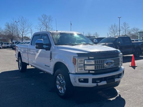 Used 2018 Ford F350 Platinum w/ Platinum Ultimate Package image 3