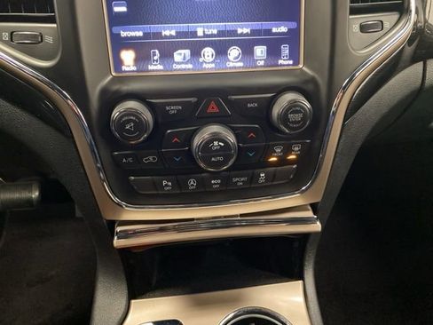 Used 2016 Jeep Grand Cherokee Laredo 75th Anniversary image 12