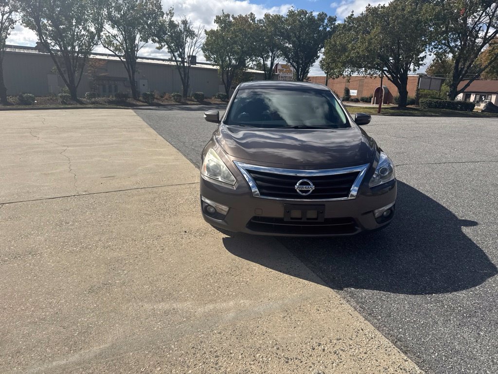 Used 2014 Nissan Altima 2.5 SL w/ Moonroof Package FWD image 4